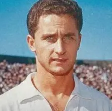 José Francisco Sanfilippo, ex-atacante argentino e ídolo do Bahia, morreu nesta quinta-feira (4), aos 91 anos, em Buenos Aires
