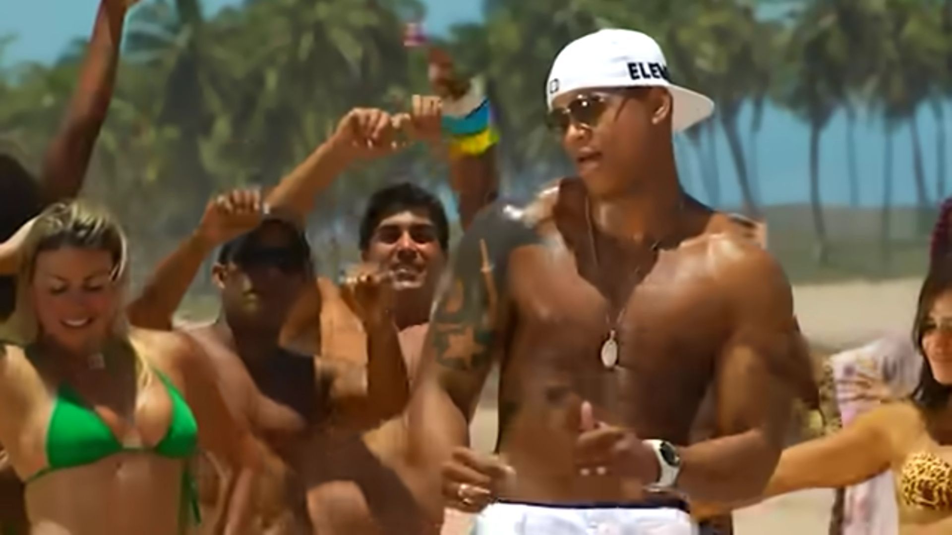 Léo Santana no clipe de Rebolation, divisor de águas da sua carreira