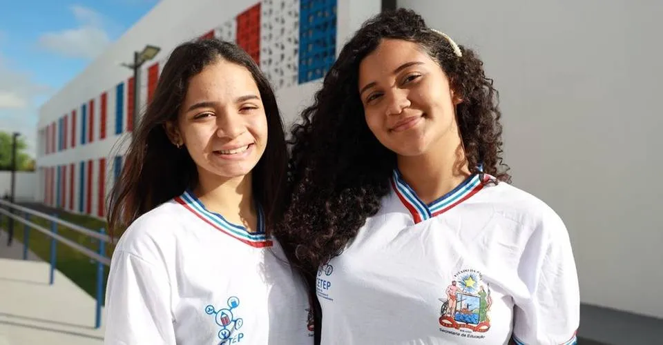 Colégios estaduais realizam eleições para escolher líderes e vice-líderes estudantis