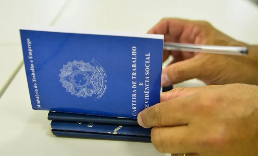 Pequenos negócios sustentam geração de emprego pelo quinto mês no país