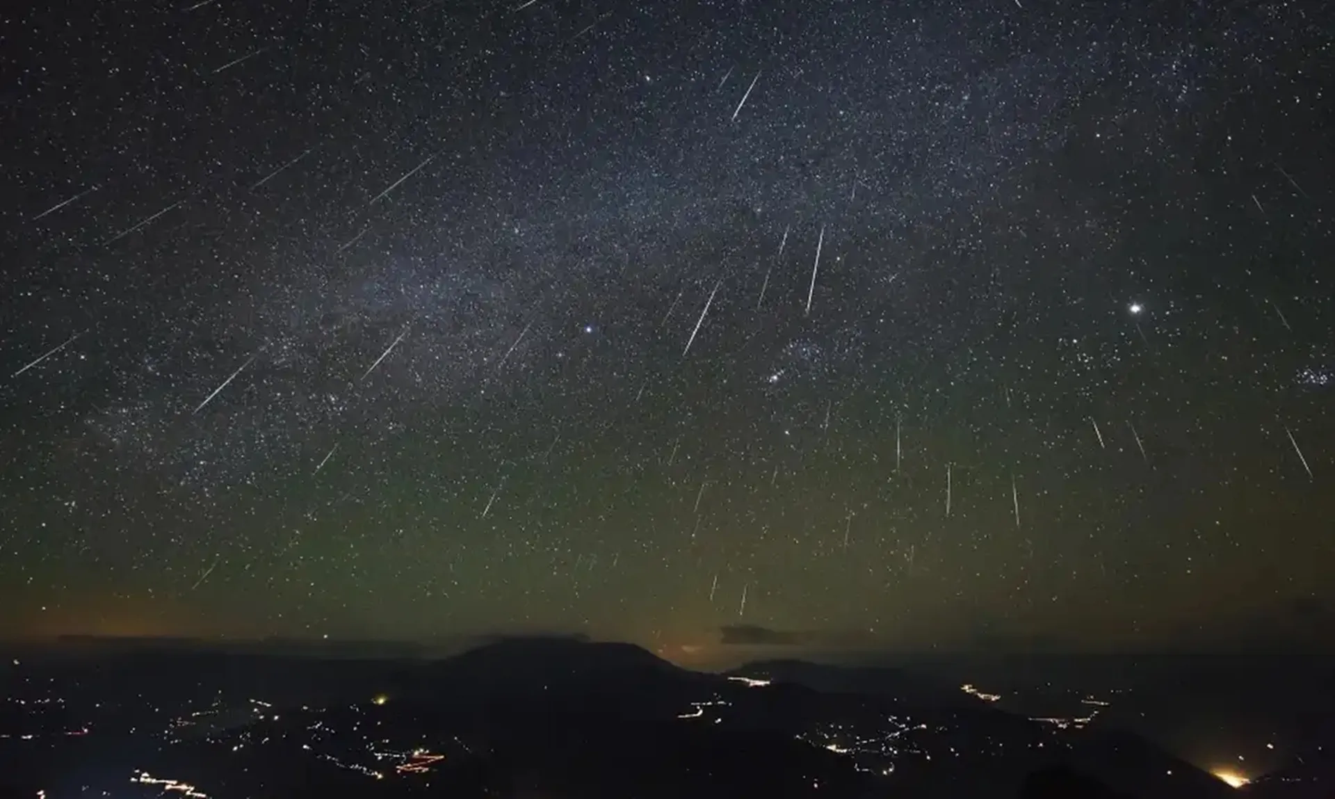 Estrelas cadentes: chuva de meteoros Líridas atinge ápice na madrugada