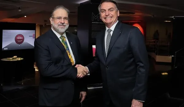 Augusto Aras é nome forte para eventual terceira vaga no STF, segundo Jair Bolsonaro