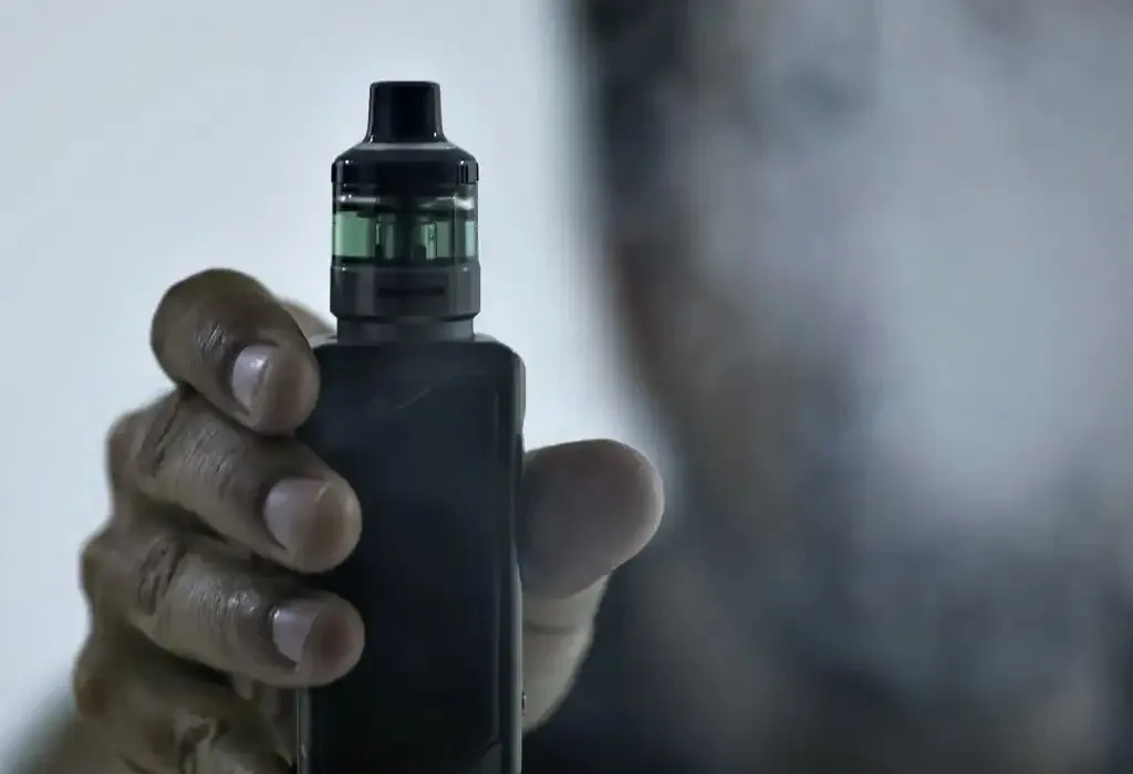 Propagandas de cigarros eletrônicos são proibidas em plataformas digitais