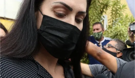 Monique, mãe de Henry Borel, foi a salão após a morte do filho para fazer manutenção de mega hair, alega defesa