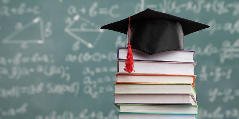 Os concursos para professores geralmente exigem formação em licenciatura na área específica em que o profissional deseja atuar/Foto: Reprodução 