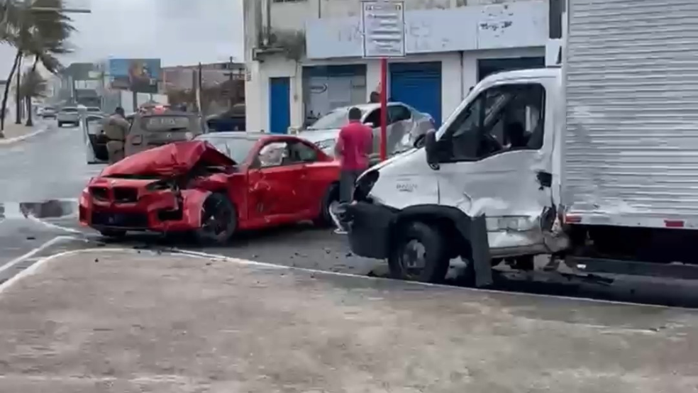 O trânsito segue lento apenas no sentido Pituba.Foto: Reprodução