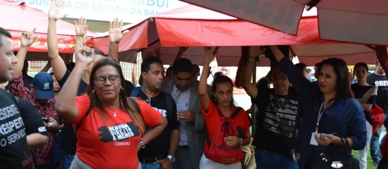 DE VOLTA AOS TRABALHOS: Servidores do Judiciário encerram greve após duas semanas