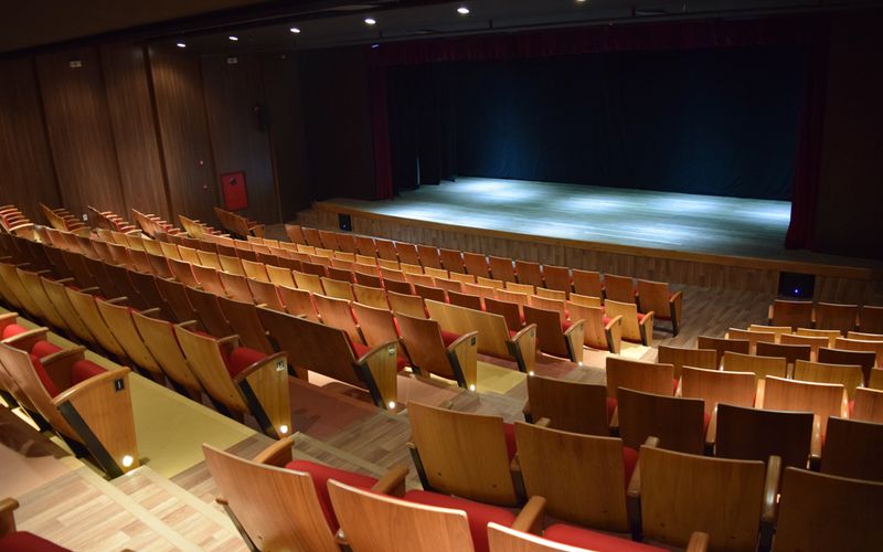 O projeto leva espet&aacute;culos gratuitos ao Campo Grande, abordando temas como identidade, ancestralidade e quest&otilde;es sociais, aproximando o p&uacute;blico do teatro/Foto: Reprodu&ccedil;&atilde;o&nbsp;