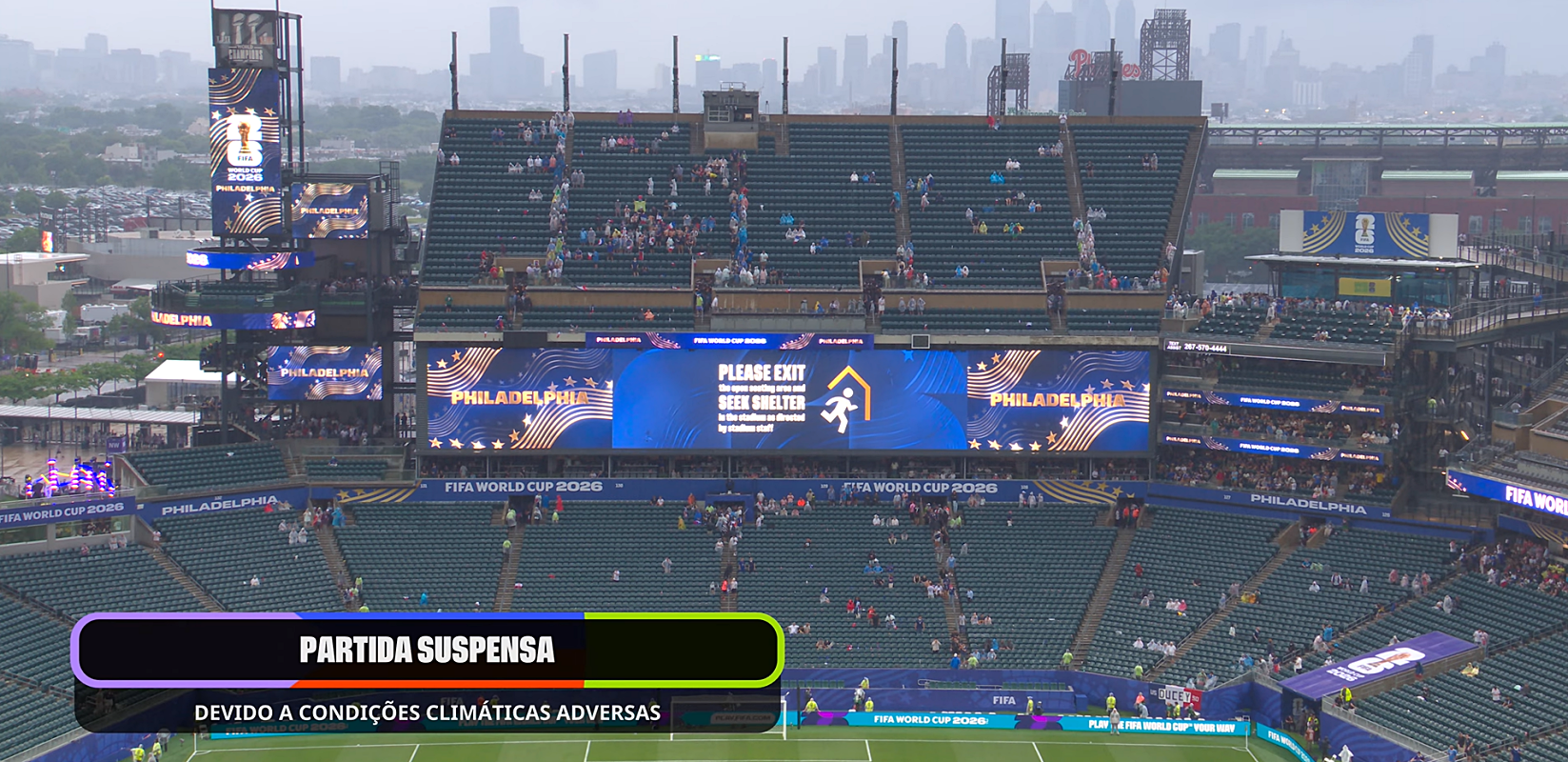 Primeira partida da Copa do Mundo a ser paralisada devido a uma tempestade, o jogo entre Fran&ccedil;a x Iraque foi interrompido ainda no intervalo. Foto: Reprodu&ccedil;&atilde;o/Caz&eacute;TV