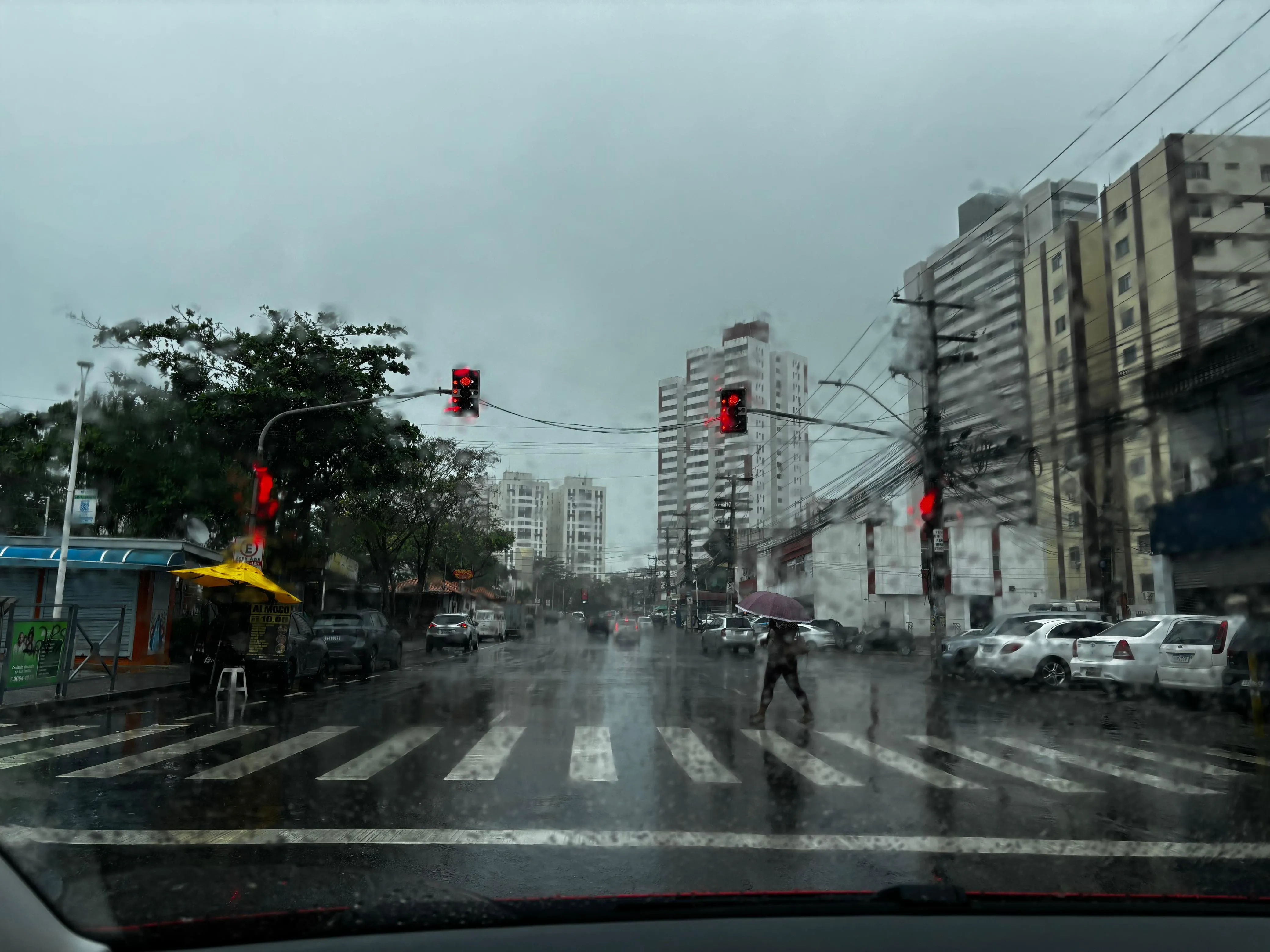 Salvador e 28 cidades da Bahia entram em alerta de chuva nesta segunda
