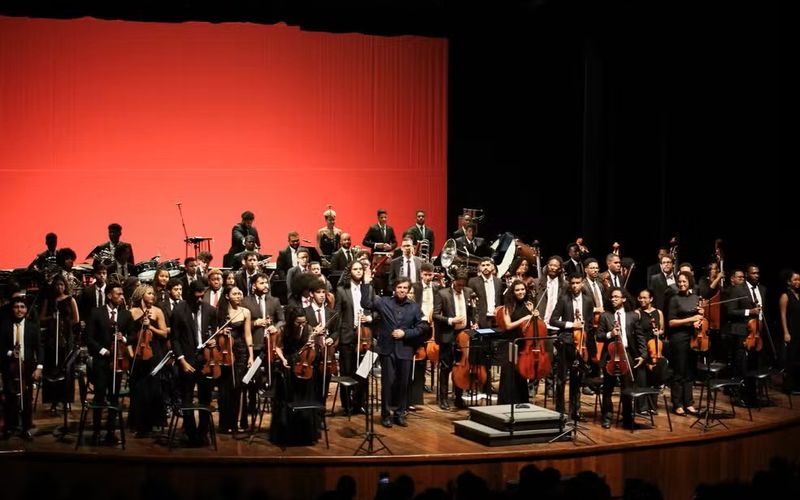 O NEOJIBA celebra 19 anos com um concerto especial da S&eacute;rie Salvador Sinf&ocirc;nica, reunindo orquestra, coro e repert&oacute;rio de Villa-Lobos/Foto: Divulga&ccedil;&atilde;o&nbsp;