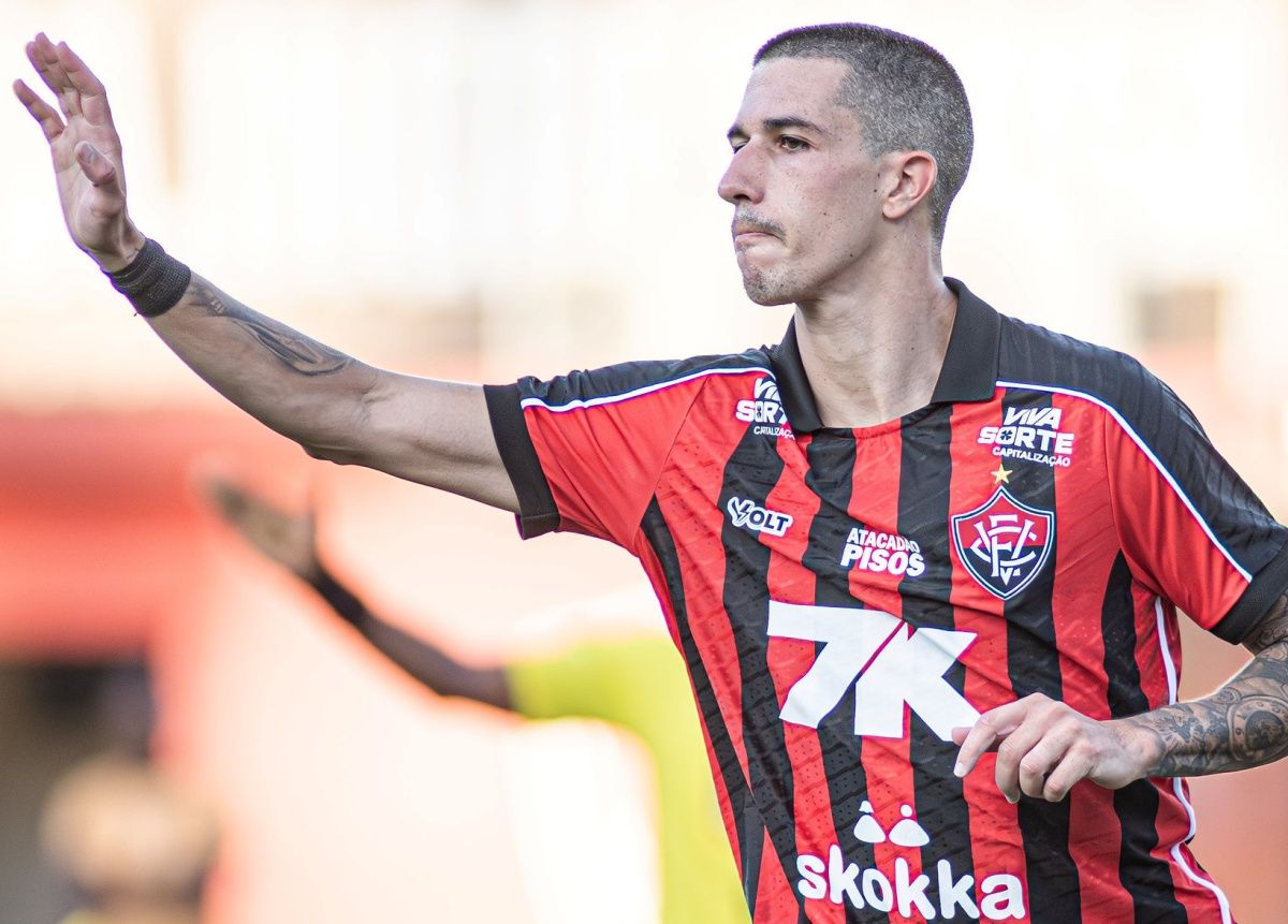 Cerca de um ano após chegar, o Vitória anunciou a recisão de contrato com o meia espanhol Aitor Cantalapiedra, que tinha contrato até junho de 2027. Foto: Victor Ferreira/EC Vitória