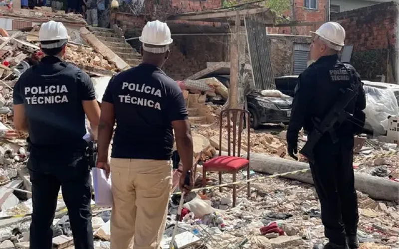 Peritos da Coordena&ccedil;&atilde;o de Engenharia Forense do Instituto de Criminal&iacute;stica Afr&acirc;nio Peixoto (ICAP) foram acionados para realizar os levantamentos t&eacute;cnicos na &aacute;rea/Foto: Divulga&ccedil;&atilde;o/SSP-BA