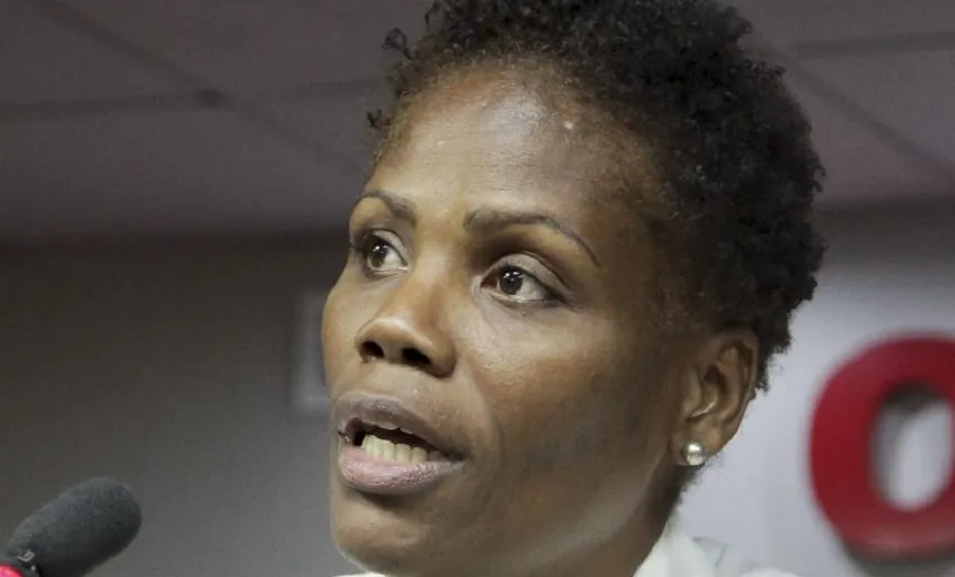 Advogada negra alega &#8220;desdém&#8221; de juíza e é algemada durante audiência; veja vídeos