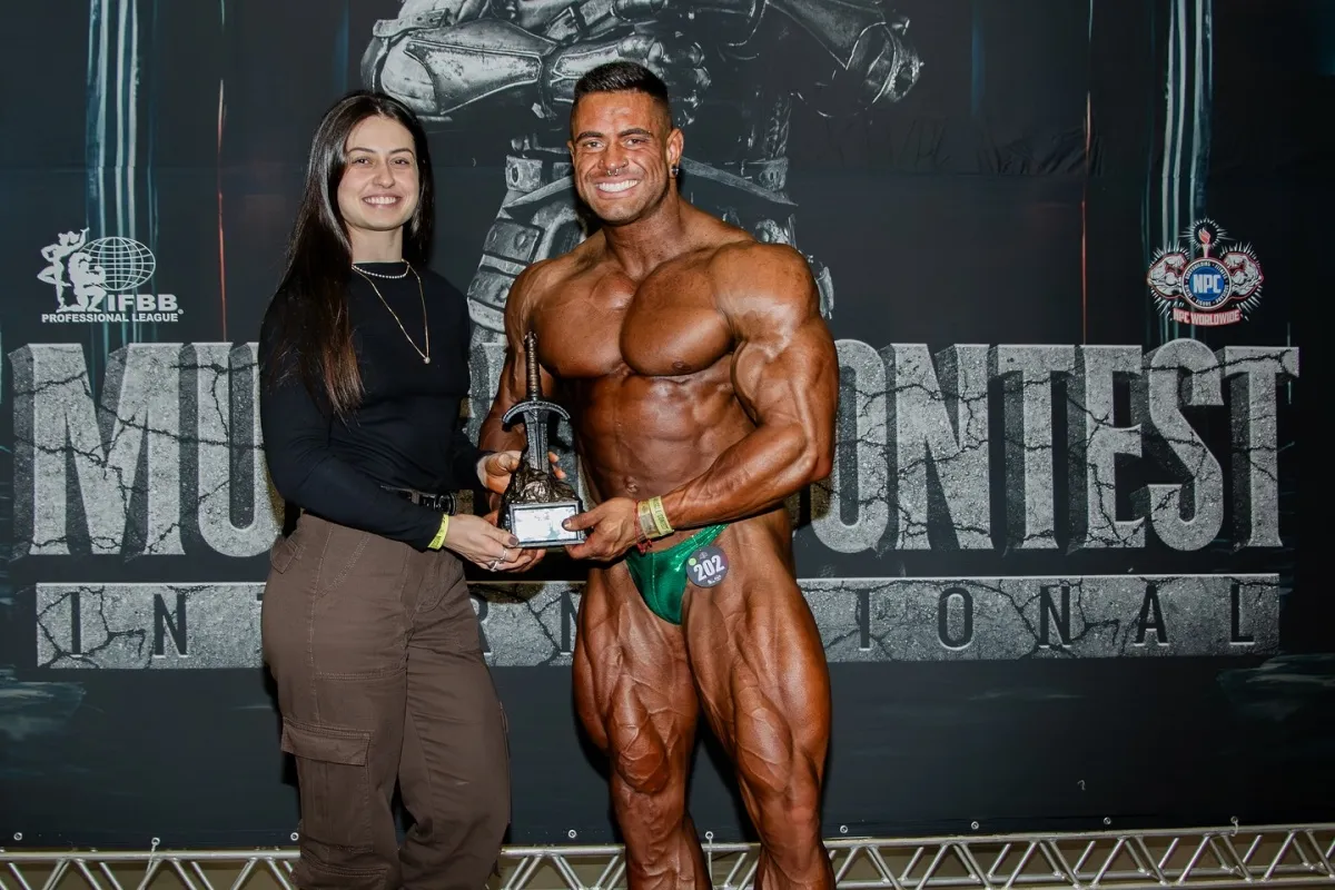 Multicampeão de fisiculturismo Kadu Santos morre aos 31 anos