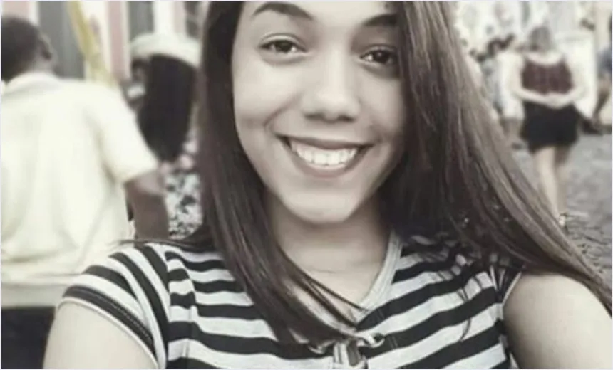 Jovem que havia desaparecida no caminho do trabalho volta para casa; “abalada”