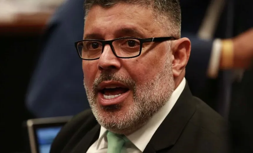 Frota vê PSL como "ditadura bolsonarista": "não pode opinar que é expulso"