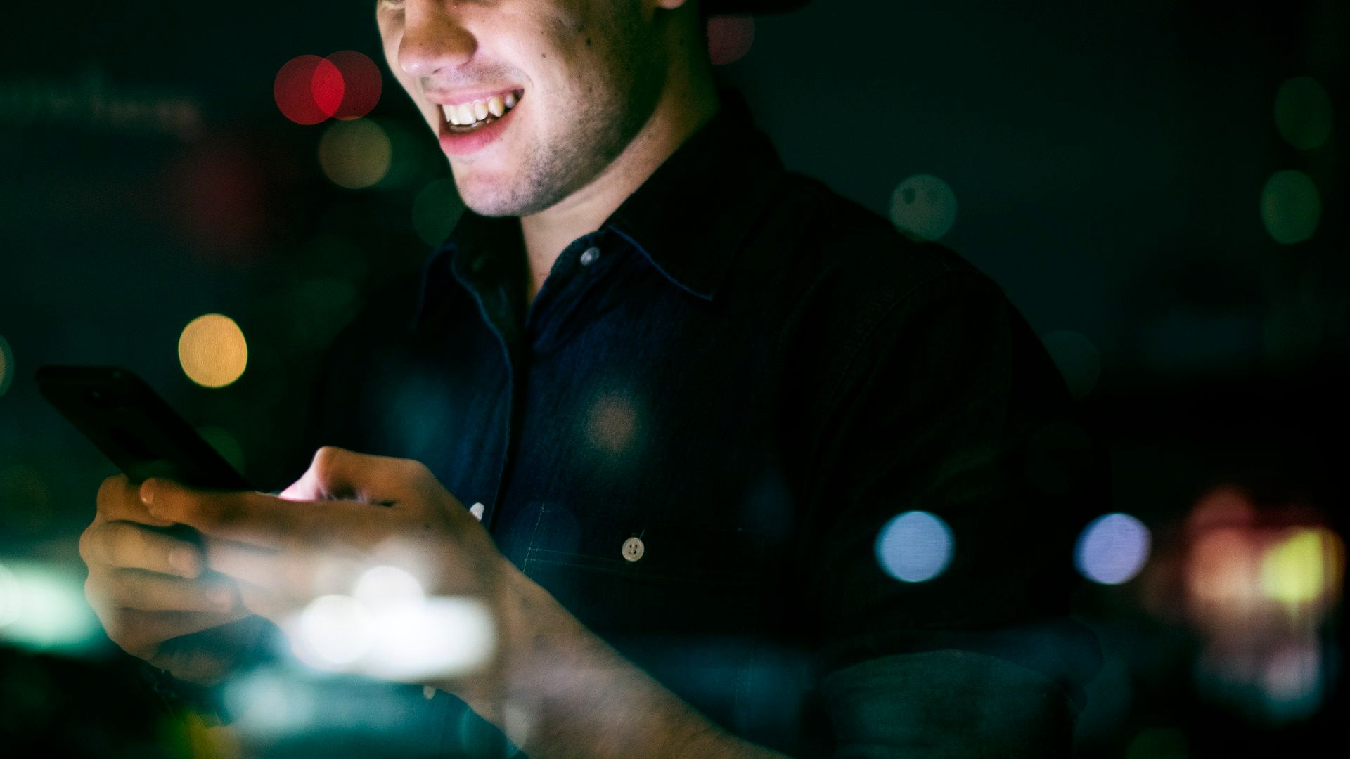 Conteúdo adulto é mais acesso a noite. Foto: Freepik