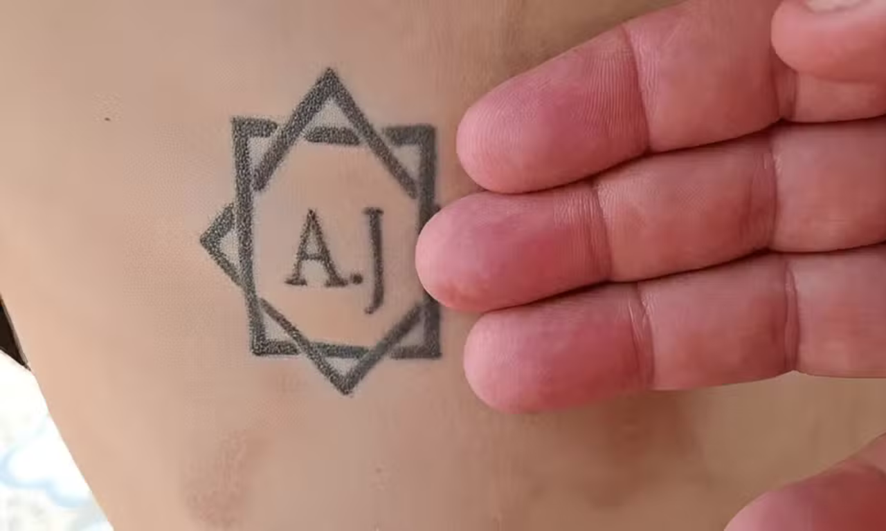 Trabalhador é forçado a tatuar iniciais dos patrões. Foto: Reprodução | MTE