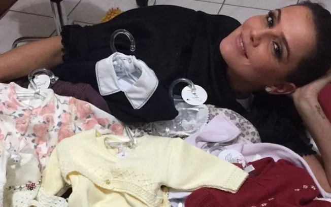 Grávida de três meses, Deborah Secco escolhe o nome da primeira filha