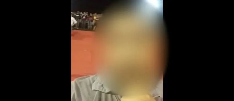 LOUCURA: Infiltrado, torcedor grava vídeo dentro do Barradão xingando torcida do Vitória