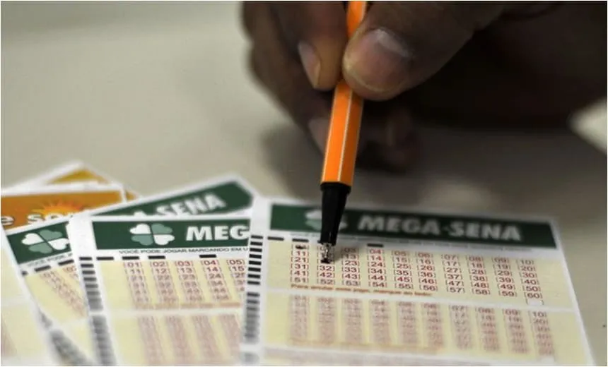 Mega-Sena acumula e pagará R$ 52 milhões na quarta-feira