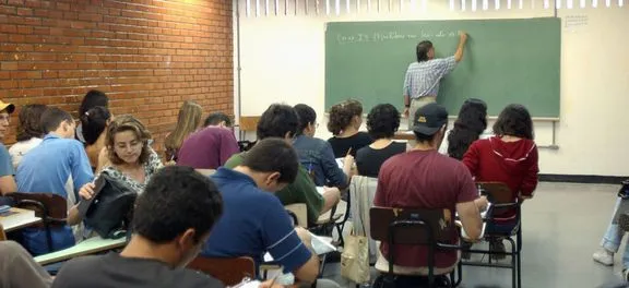 Enem: para confirmar inscrição, candidatos devem pagar taxa até amanhã