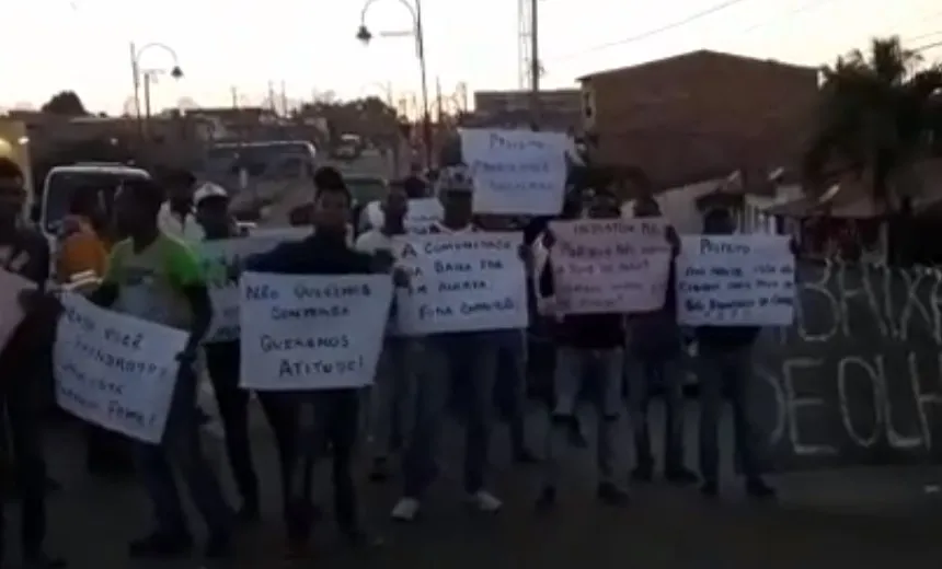 Manifestantes fecham via em São Francisco do Conde para reivindicar contra Prefeitura