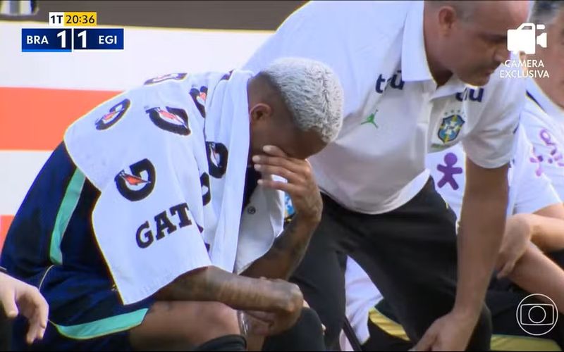 A uma semana da estreia da Sele&ccedil;&atilde;o Brasileira na Copa do Mundo, o lateral-direito Wesley Fran&ccedil;a virou motivo de preocupa&ccedil;&atilde;o ap&oacute;s les&atilde;o/Foto: Reprodu&ccedil;&atilde;o/TV Globo&nbsp;