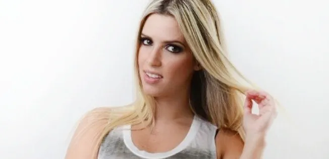 Thábata Mendes será a nova cantora da Banda Calypso, segundo jornal