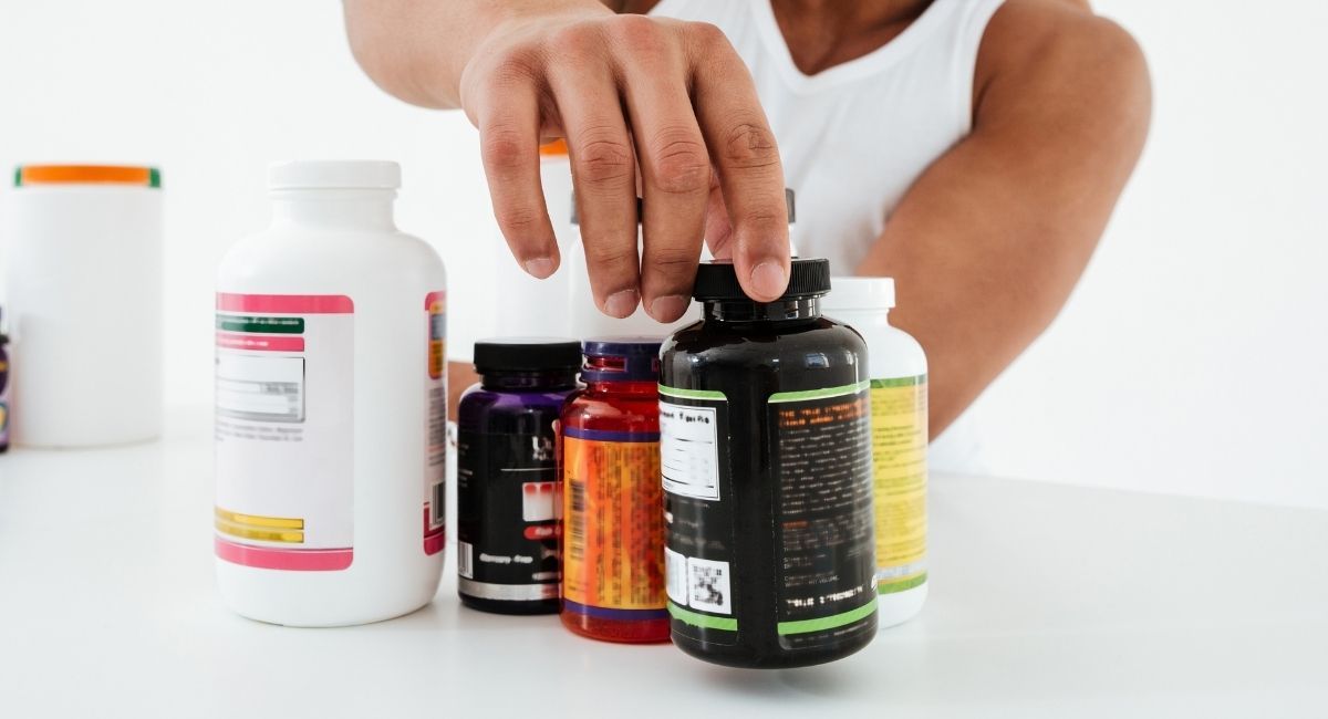 Anvisa identificou más práticas de fabricação de alimentos e suplementos pela empresa Axis Nutrition Indústria e Comércio de Alimentos Ltda. Foto: Reprodução / Freepik