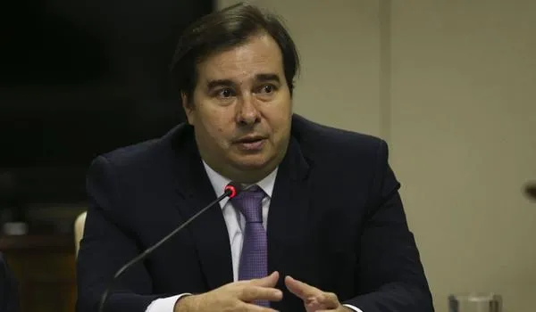 "Auxílio emergencial e estado de calamidade não serão prorrogados", diz presidente da Câmara dos Deputados