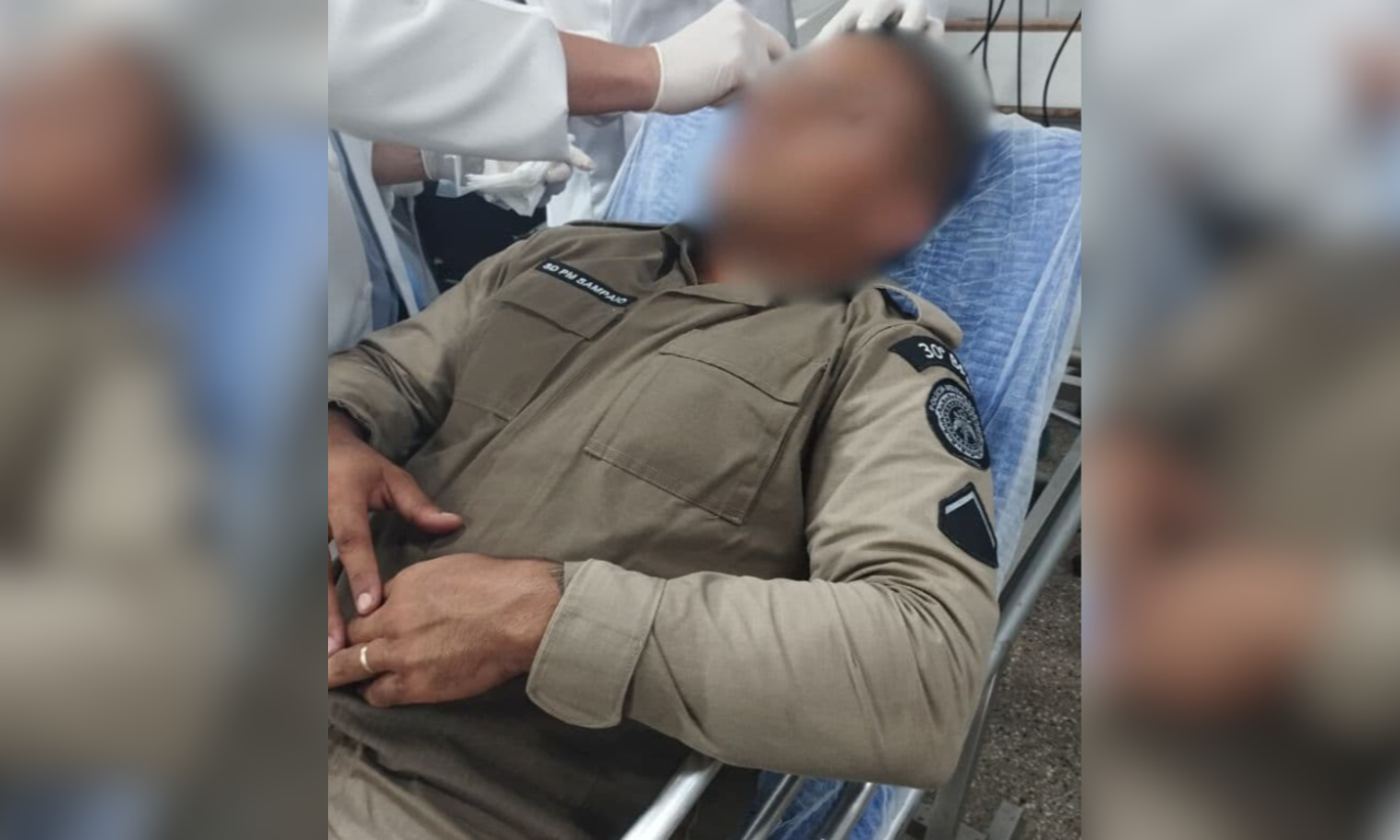 PM fica ferido após viatura ser atingida por tiros em Salvador.Foto: Reprodução