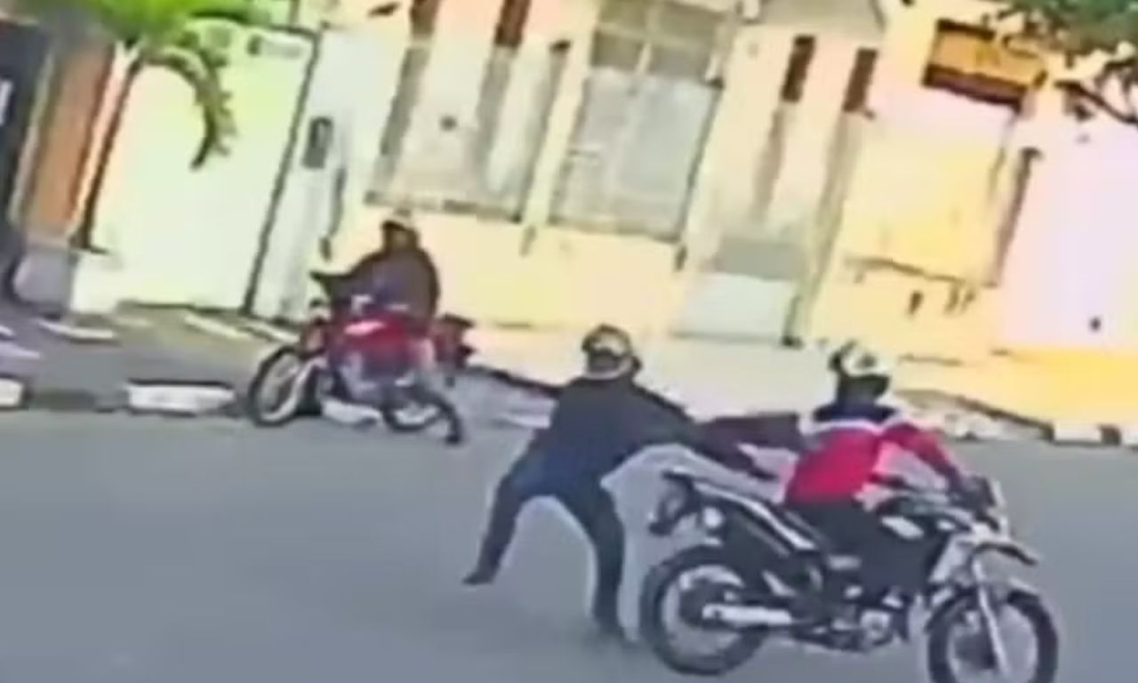 Irm&atilde;os suspeitos de assaltar seis postos de combust&iacute;veis em Feira de Santana 