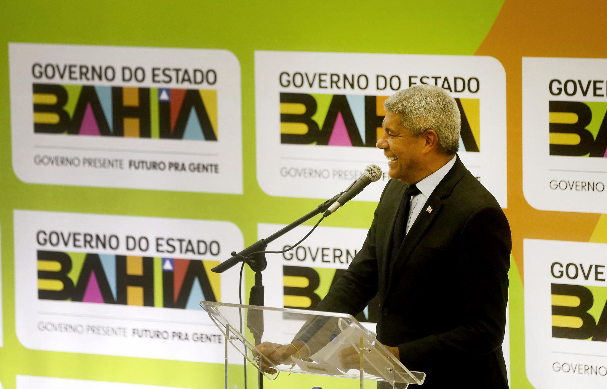 Jerônimo formalizou criação da política de transição energética | Foto: Matheus Landim/GOVBA
