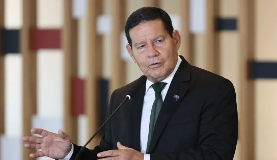 Mourão defende Pazuello e responsabiliza população pela pandemia; “não gosta de respeitar regras”