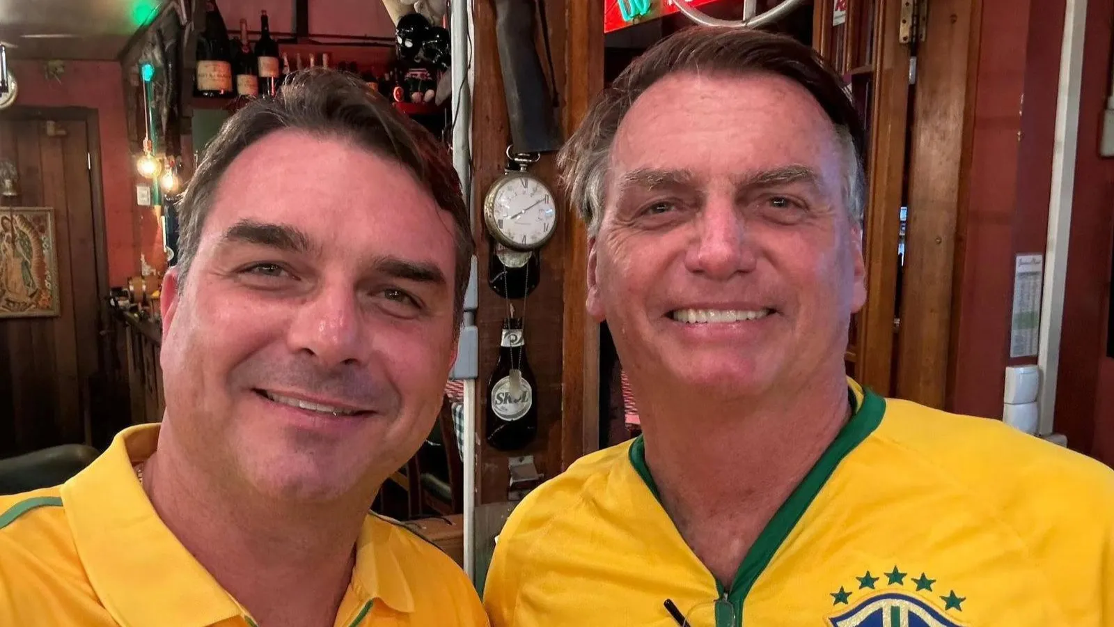Em carta, Bolsonaro confirma candidatura de Flávio Bolsonaro a presidente