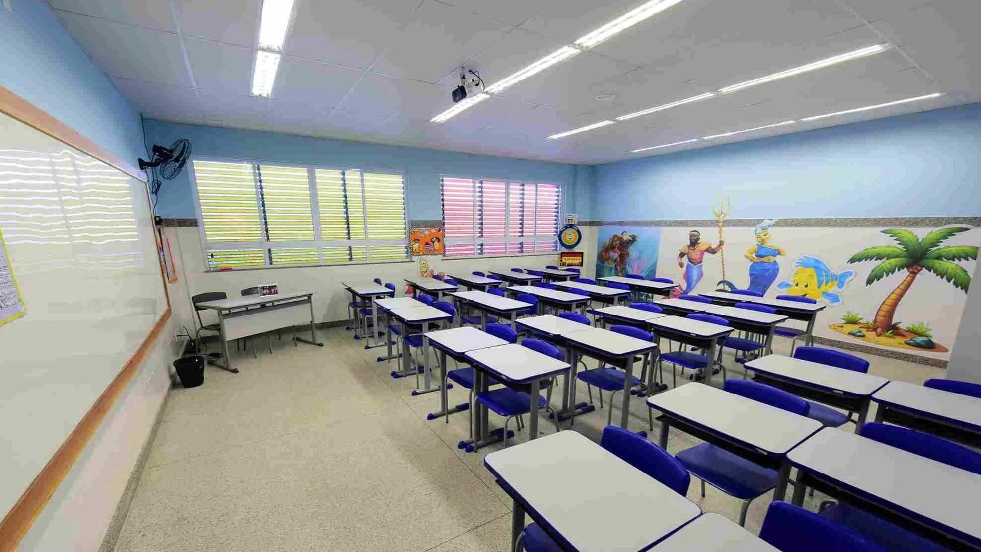 Vereador quer que escolas proíbam conteúdos que ‘induzam mudança de sexo'
