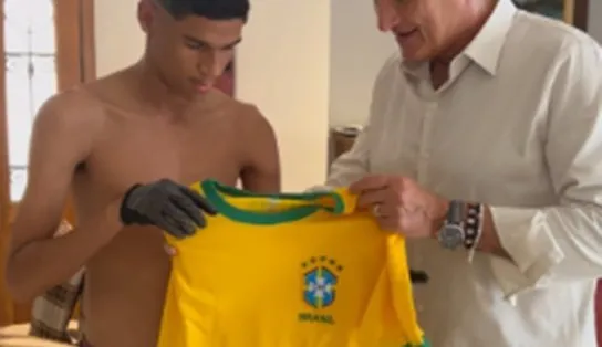 Tite brinca e 'convoca' baiano Luva de Pedreiro para a Copa do Mundo; veja vídeo