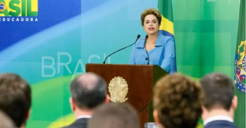 ‘TCHAU, QUERIDOS?’: Dilma pode renunciar à presidência nesta sexta-feira, diz jornal