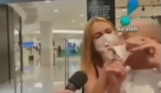 Polêmica! Mulher de Stênio Garcia invade entrevista e obriga ator a colocar máscara; "não pode pegar coronavírus"