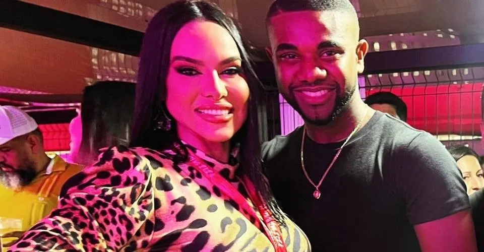 Amor à primeira vista? Davi Brito se declara para musa do 'Boi Garantido': 'Estou apaixonado'