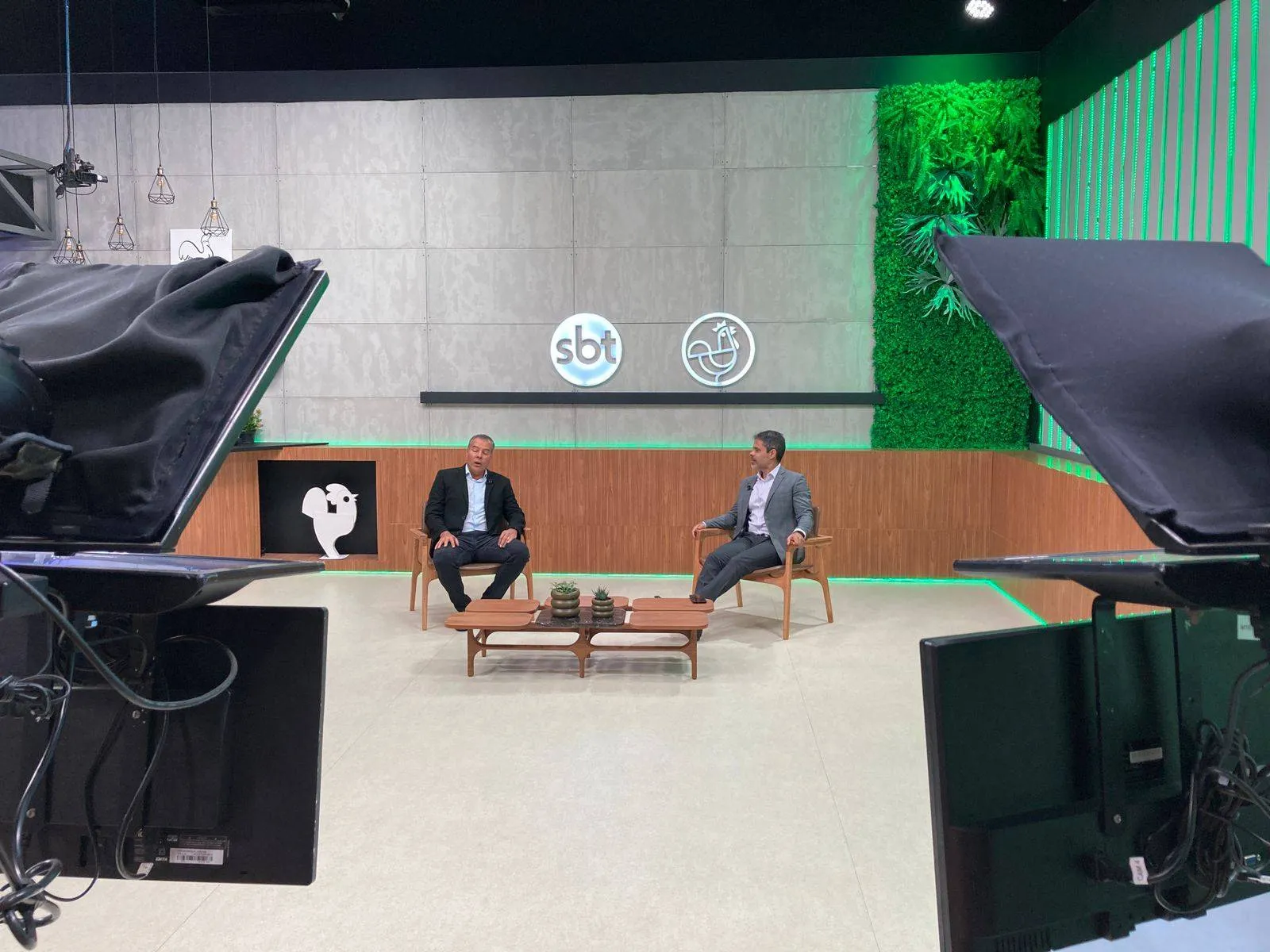 Prefeito de Alagoinhas visita TV Aratu e participa do Linha de Frente
