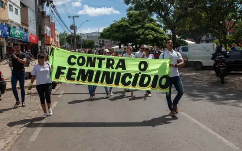 Den&uacute;ncias de viol&ecirc;ncia dom&eacute;stica podem ser feitas pelo Ligue 180, servi&ccedil;o gratuito e dispon&iacute;vel 24 horas por dia, inclusive aos fins de semana e feriados/Foto: Reprodu&ccedil;&atilde;o&nbsp;
