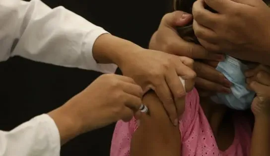Casos de coqueluche na Bahia crescem 77% em um mês; veja registros por cidade