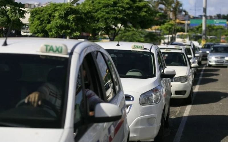 T&aacute;xi &eacute; um dos poucos meios de transporte que pode utilizar pontos exclusivos espalhados por Salvador, facilitando o embarque em locais de grande circula&ccedil;&atilde;o/Foto: Reprodu&ccedil;&atilde;o&nbsp;