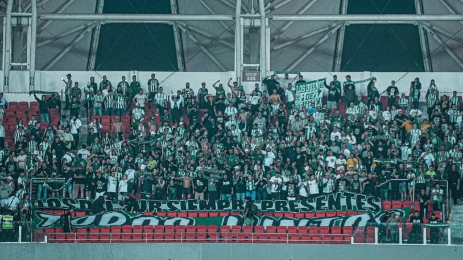 Um torcedor colombiano morreu e outro ficou ferido após uma briga entre integrantes de torcidas organizadas do Atlético Nacional, da Colômbia. Foto: Reprodução| Redes Sociais