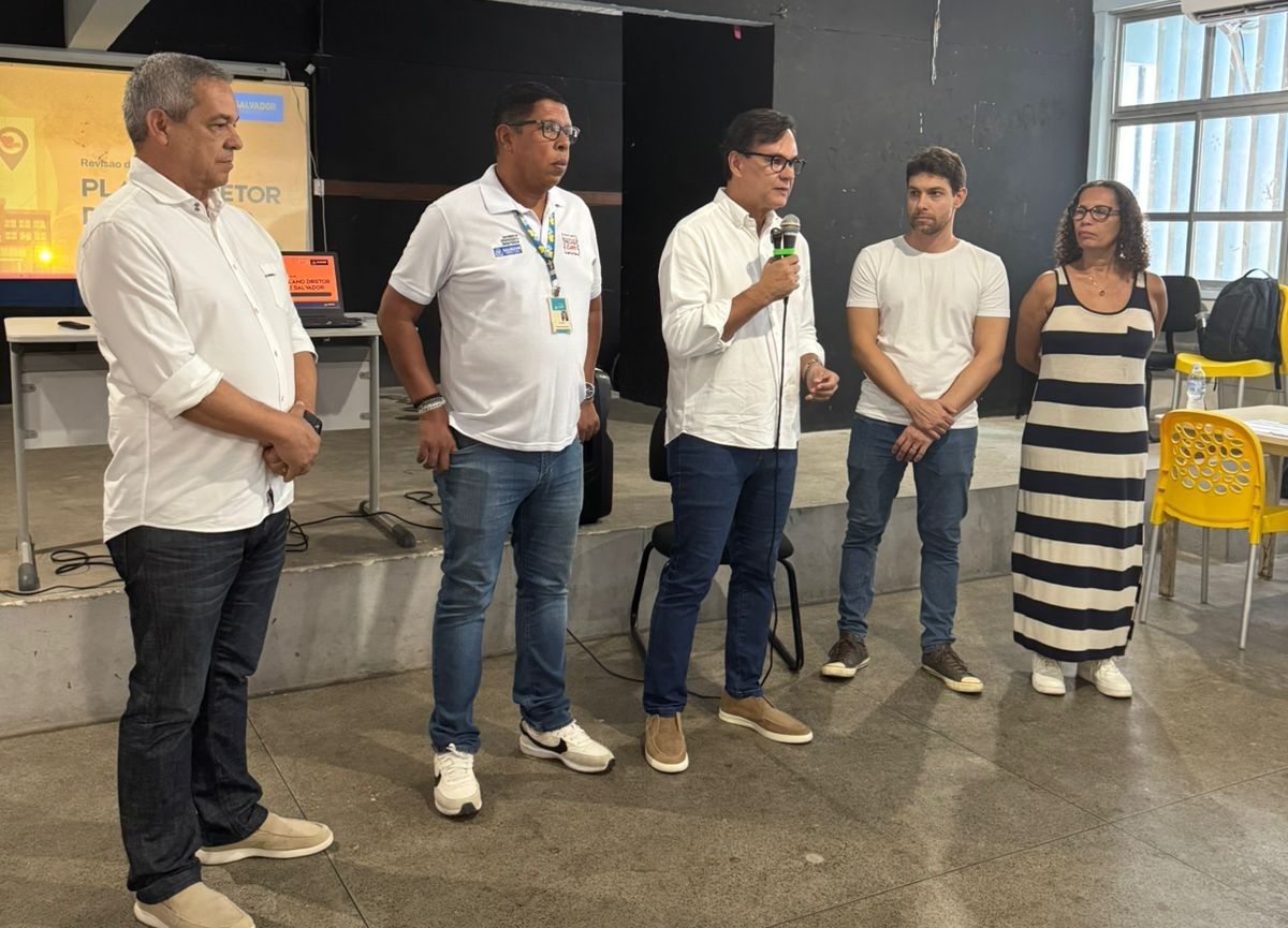 Secret&aacute;rio Sosthenes Mac&ecirc;do esteve presente na oficina realizada na Escola Municipal Hildete Lomanto. Foto: Divulga&ccedil;&atilde;o