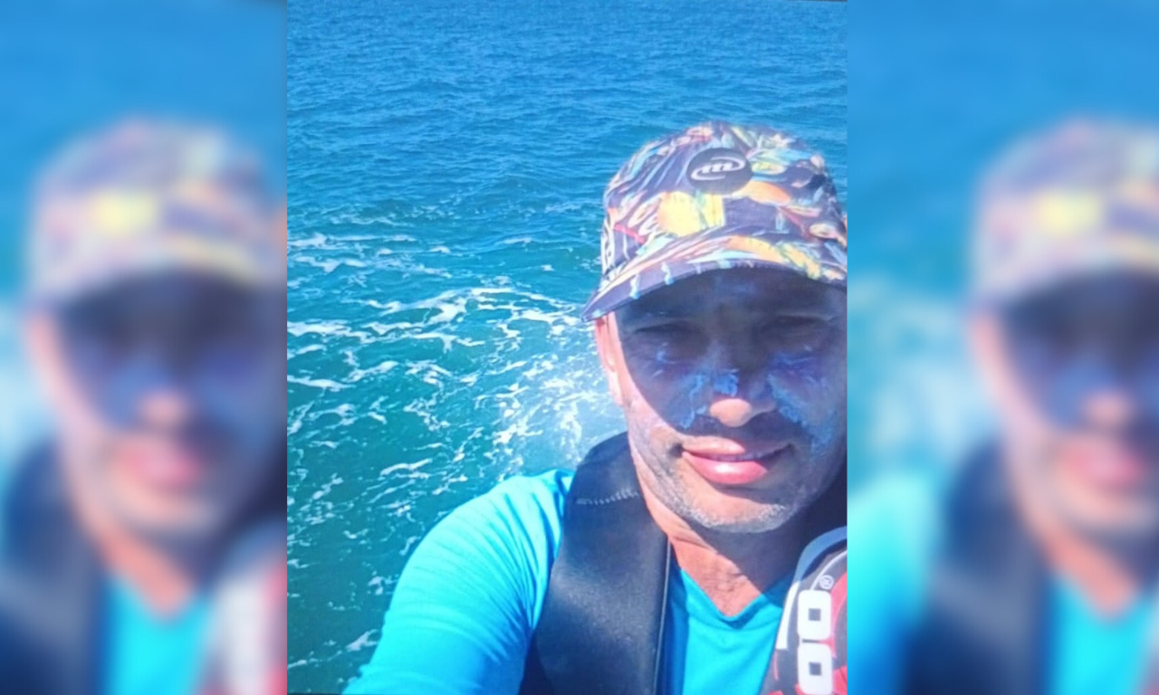 Morre bicheiro alvejado dentro de carro na orla de Piatã.Foto: Reprodução