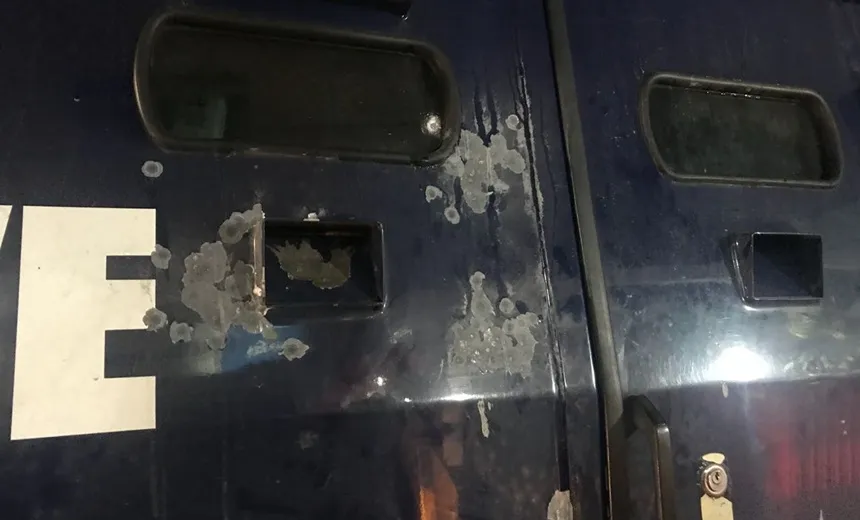 Vigilantes são baleados durante assalto a carro-forte no Engenho Velho da Federação